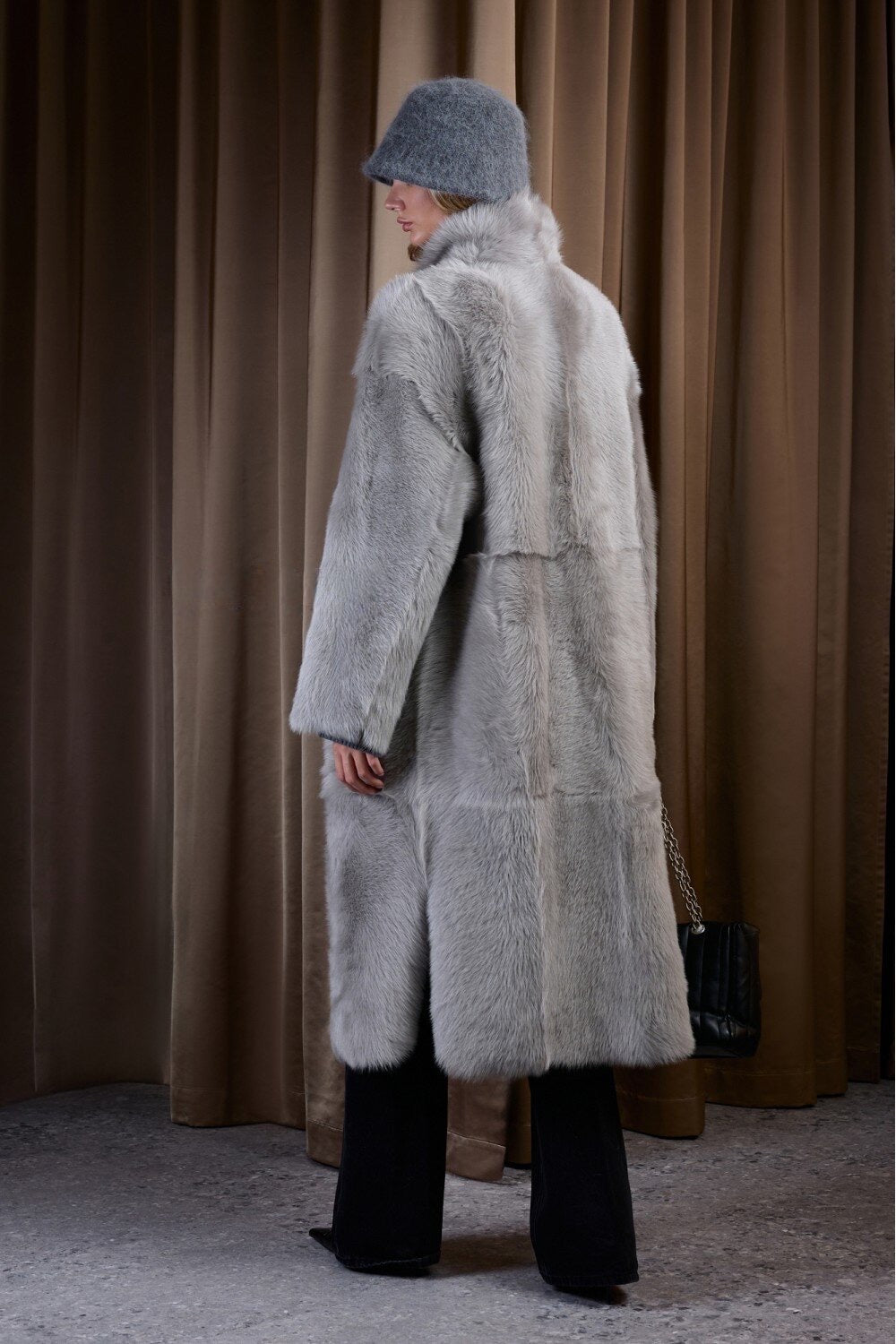 ÉDITION LIMITÉE Manteau Betty en peau lainée