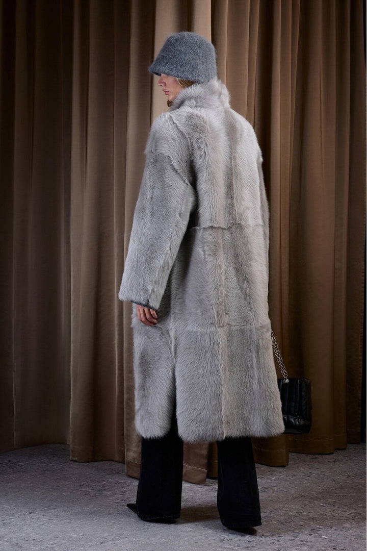 ÉDITION LIMITÉE Manteau Betty en peau lainée