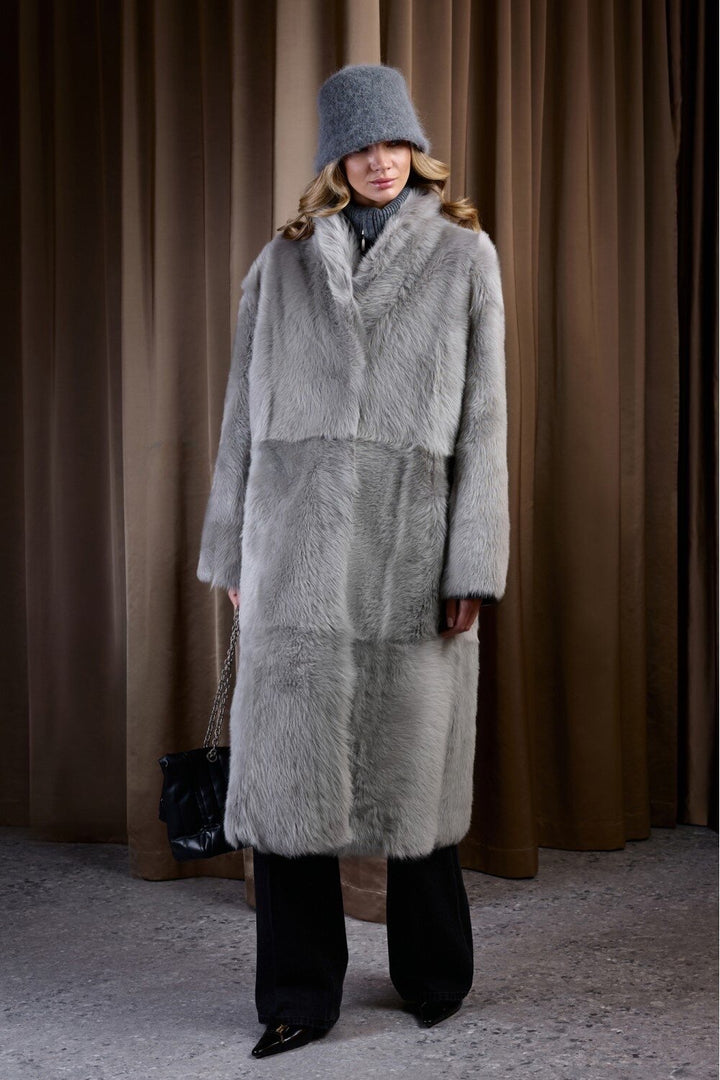 ÉDITION LIMITÉE Manteau Betty en peau lainée