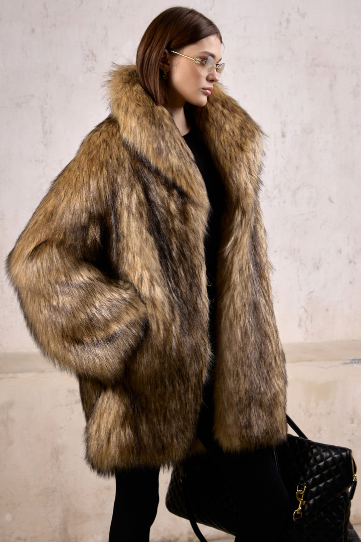 Manteau en fausse fourrure ambrée